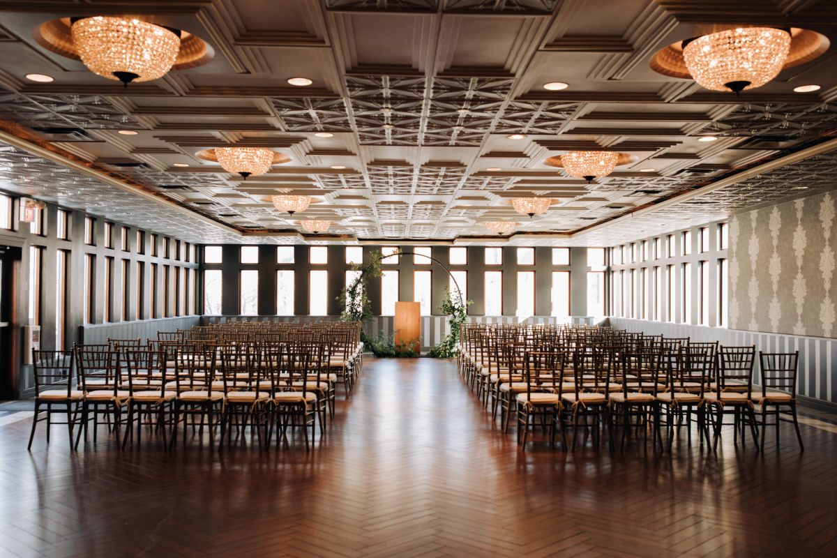Ballroom indoor ceremony 