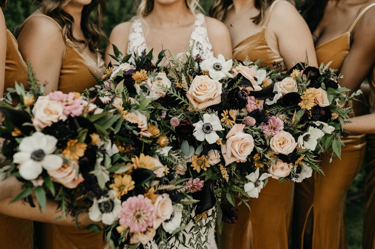 Bride and groom Van Dusen Mansion fall wedding 