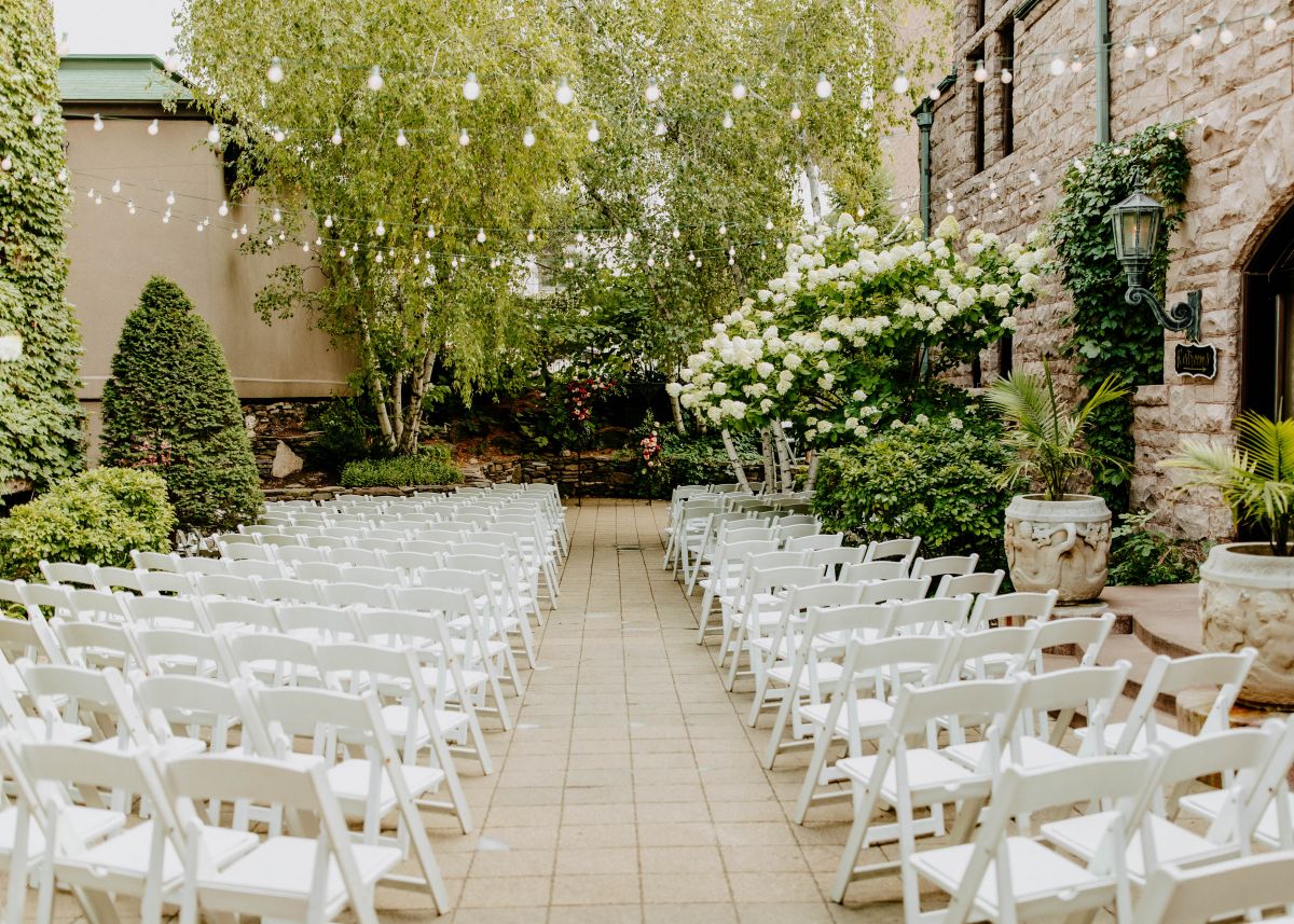 Van Dusen Mansion summer wedding 