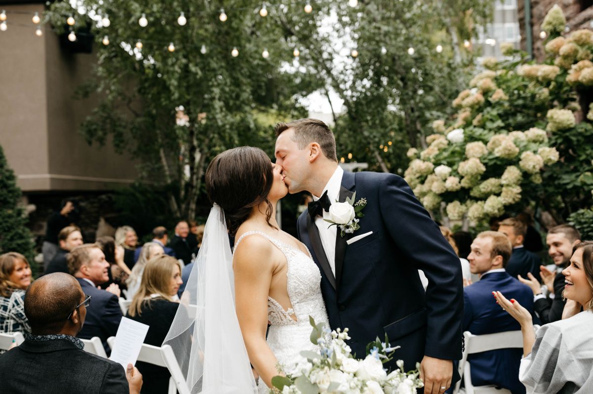 Van Dusen Mansion summer wedding 