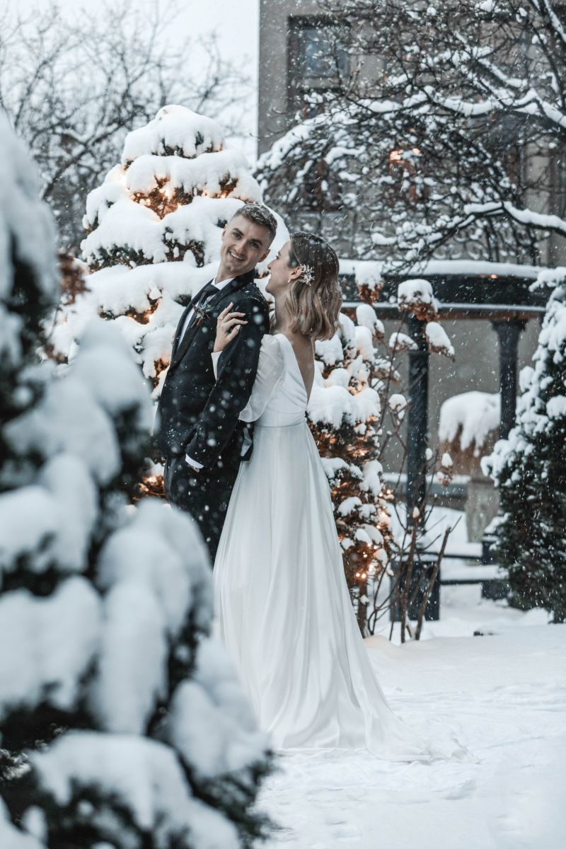 Van Dusen Mansion winter wedding 